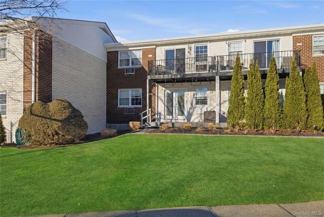 4743 Wilshire Lane 4743, Oakdale, NY 11769