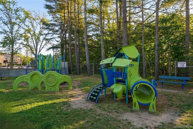 4743 Wilshire Lane 4743, Oakdale, NY 11769