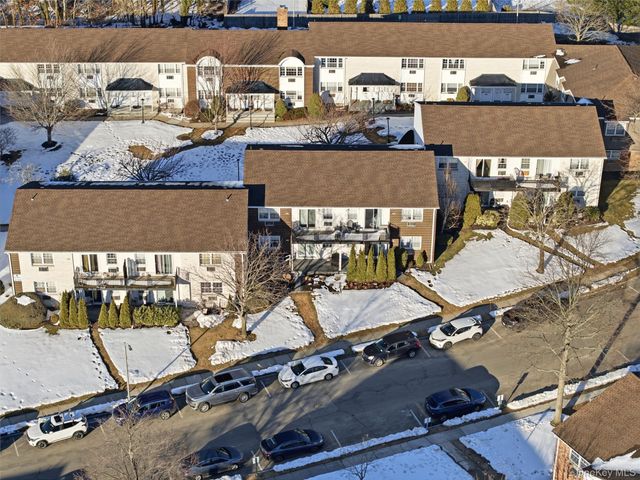 4743 Wilshire Lane 4743, Oakdale, NY 11769