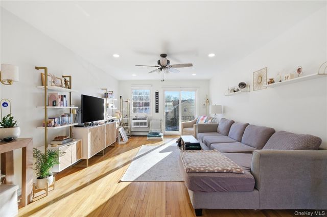 4743 Wilshire Lane 4743, Oakdale, NY 11769