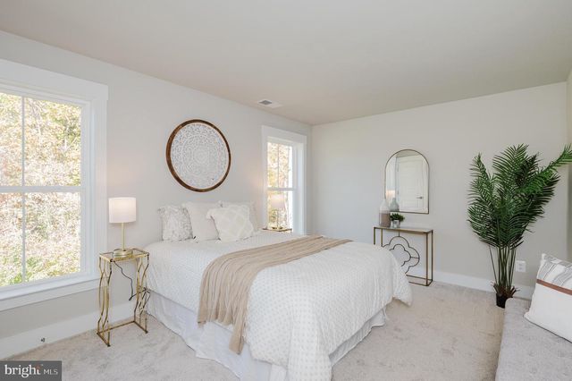 530 EDGAR AVE, Essex, MD 21221