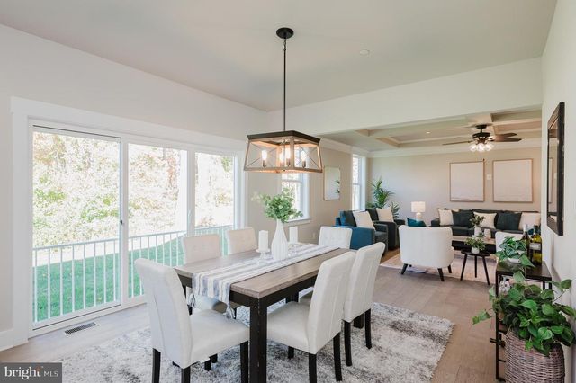 530 EDGAR AVE, Essex, MD 21221