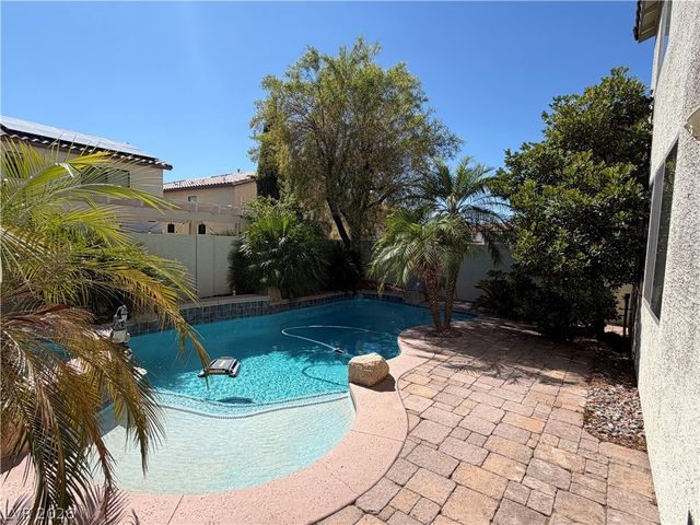5558 Golden Palms Court, Las Vegas, NV 89148