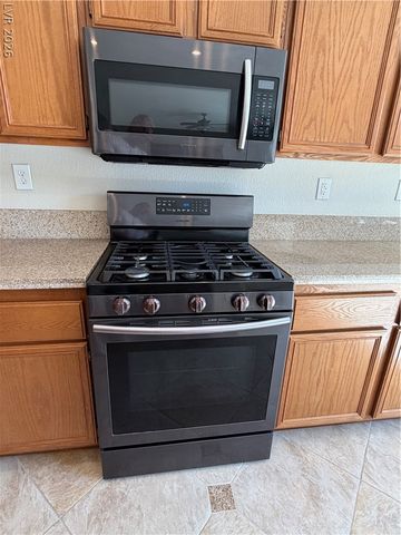 5558 Golden Palms Court, Las Vegas, NV 89148