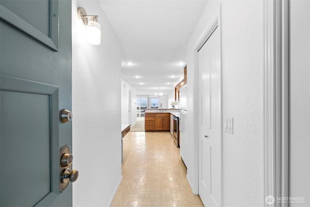 2210 Grand Avenue, Everett, WA 98201