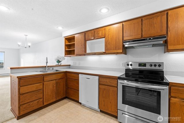 2210 Grand Avenue, Everett, WA 98201