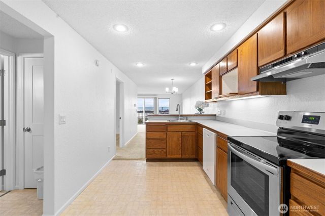 2210 Grand Avenue, Everett, WA 98201