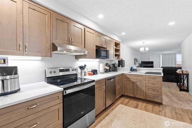 2210 Grand Avenue, Everett, WA 98201