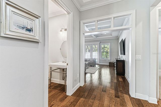 4105 W CORONA STREET, Tampa, FL 33629