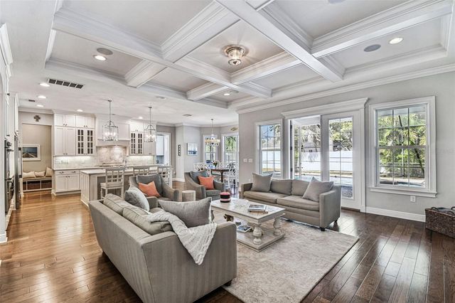 4105 W CORONA STREET, Tampa, FL 33629