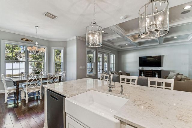 4105 W CORONA STREET, Tampa, FL 33629