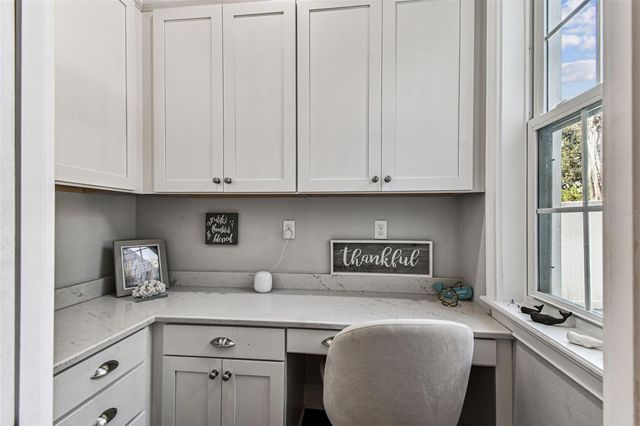 4105 W CORONA STREET, Tampa, FL 33629