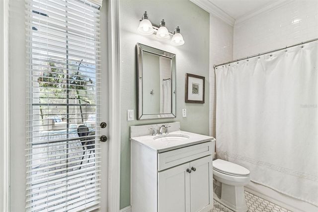 4105 W CORONA STREET, Tampa, FL 33629