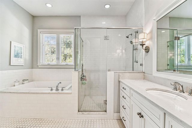 4105 W CORONA STREET, Tampa, FL 33629