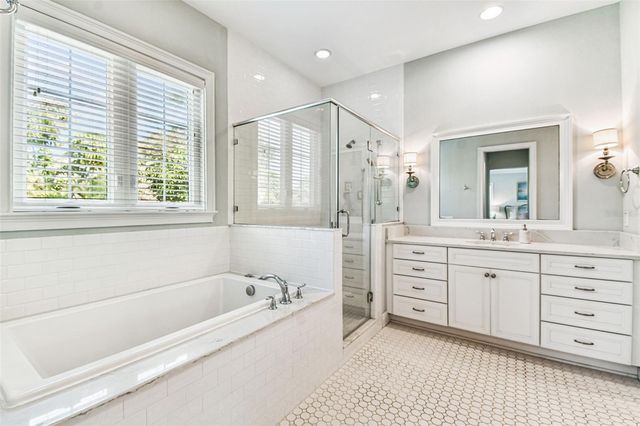 4105 W CORONA STREET, Tampa, FL 33629