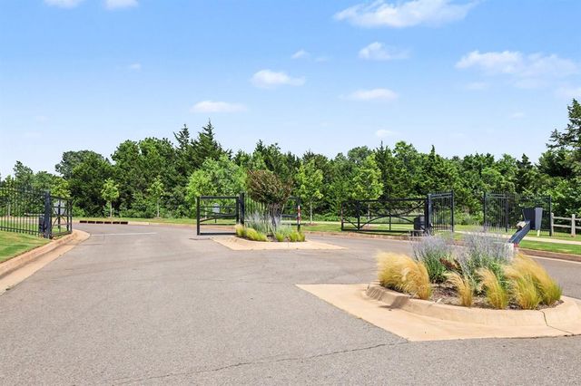 8517 Stark Street, Edmond, OK 73007