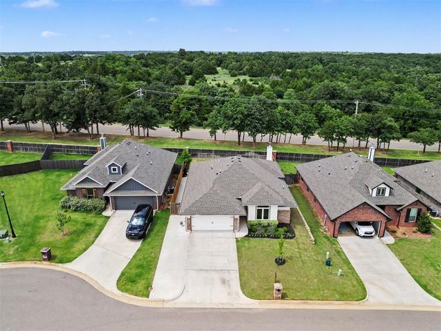 8517 Stark Street, Edmond, OK 73007