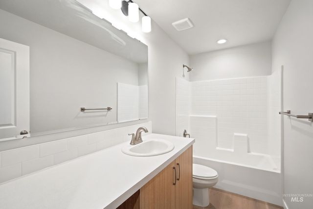 108 N Tideberry Ave, Kuna, ID 83634