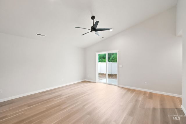 108 N Tideberry Ave, Kuna, ID 83634