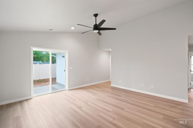 108 N Tideberry Ave, Kuna, ID 83634