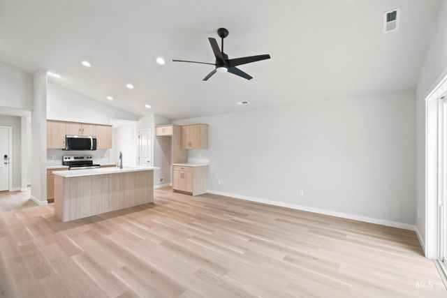 108 N Tideberry Ave, Kuna, ID 83634