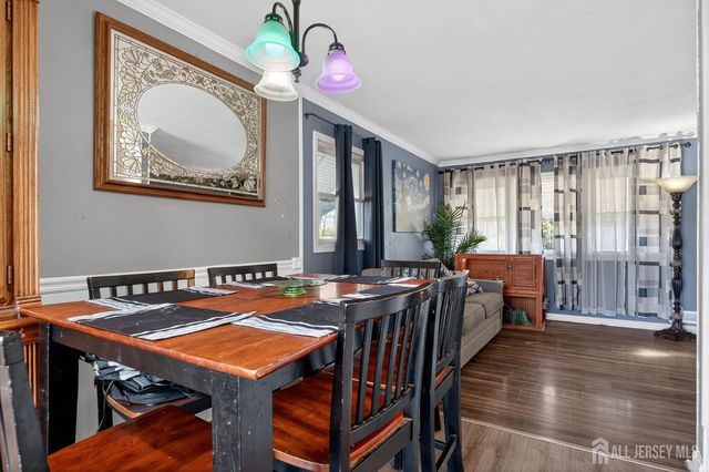77 W Arthur Place, Iselin, NJ 08830