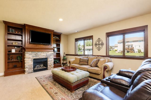 1322 Crimson Street, West Des Moines, IA 50266