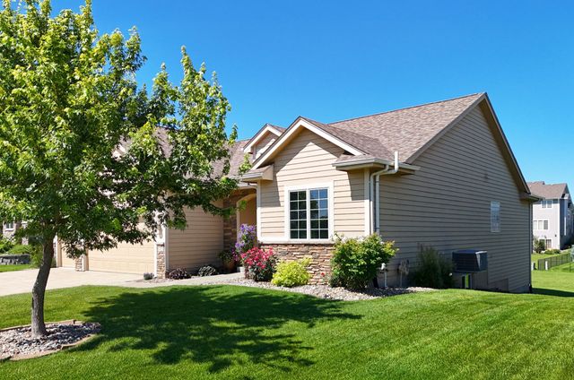1322 Crimson Street, West Des Moines, IA 50266