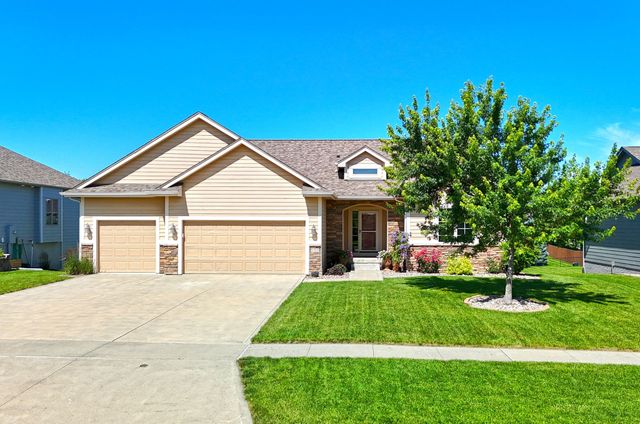 1322 Crimson Street, West Des Moines, IA 50266