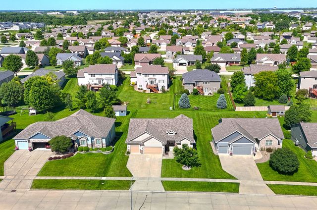 1322 Crimson Street, West Des Moines, IA 50266