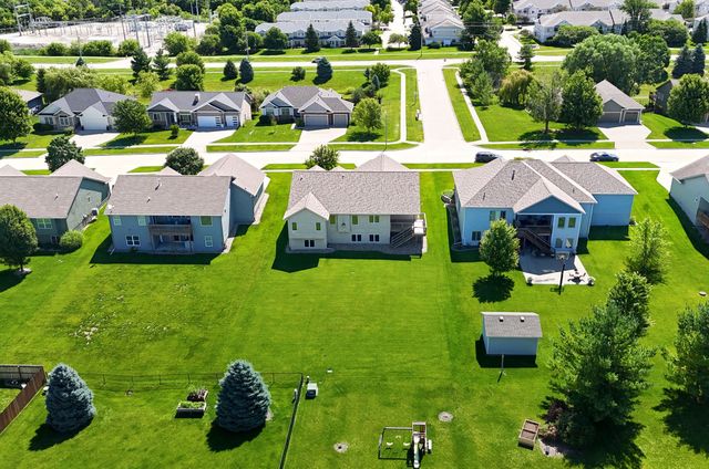 1322 Crimson Street, West Des Moines, IA 50266