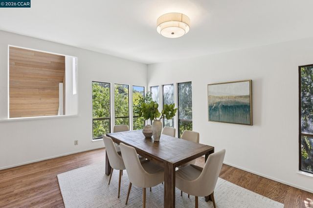 39 Saint Stephens Dr, Orinda, CA 94563