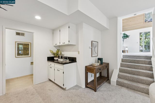 39 Saint Stephens Dr, Orinda, CA 94563