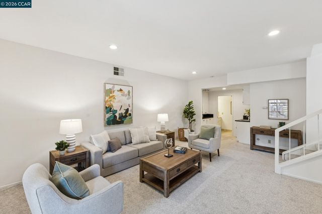 39 Saint Stephens Dr, Orinda, CA 94563