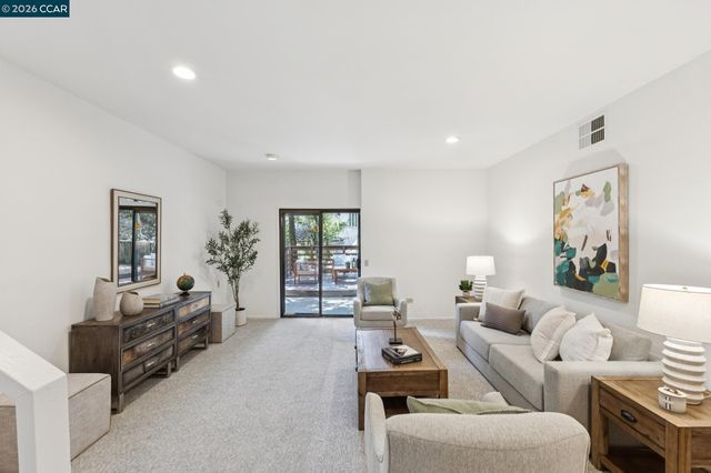 39 Saint Stephens Dr, Orinda, CA 94563