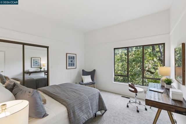 39 Saint Stephens Dr, Orinda, CA 94563