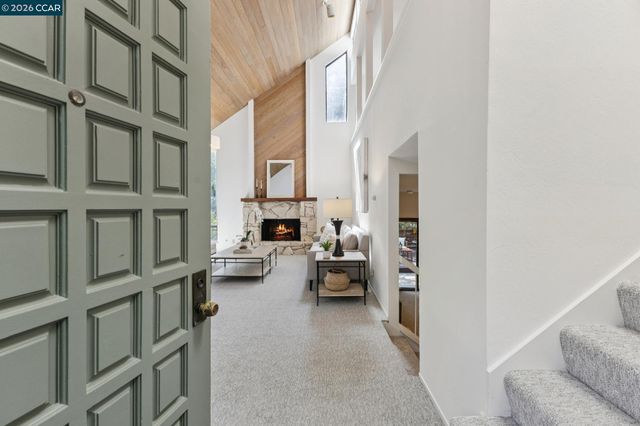 39 Saint Stephens Dr, Orinda, CA 94563