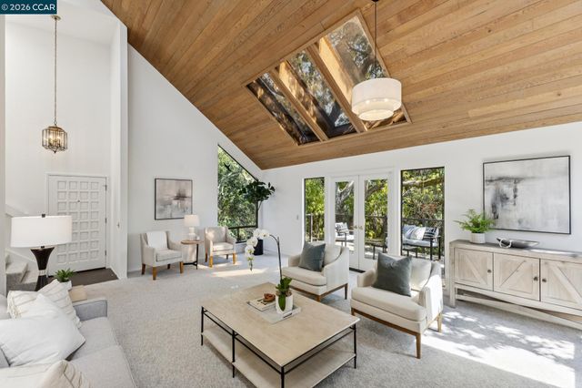 39 Saint Stephens Dr, Orinda, CA 94563