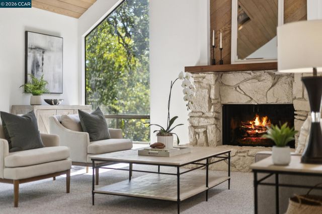 39 Saint Stephens Dr, Orinda, CA 94563