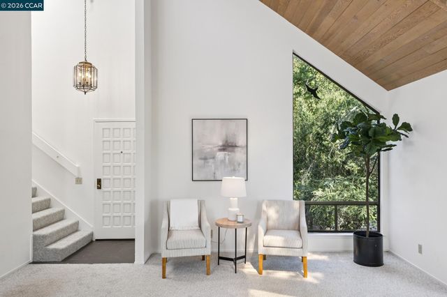 39 Saint Stephens Dr, Orinda, CA 94563