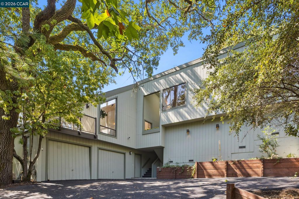 39 Saint Stephens Dr, Orinda, CA 94563