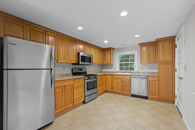 64 Alden St, Plymouth, MA 02360