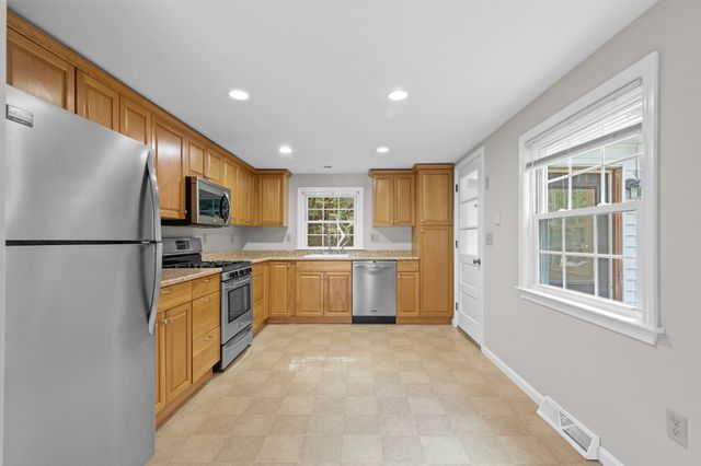 64 Alden St, Plymouth, MA 02360