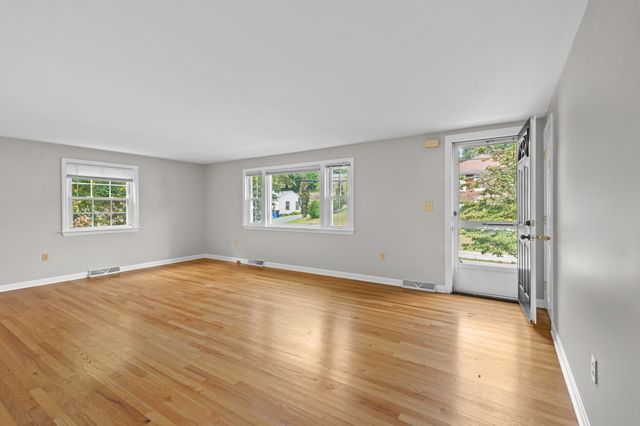 64 Alden St, Plymouth, MA 02360