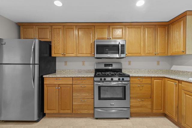 64 Alden St, Plymouth, MA 02360