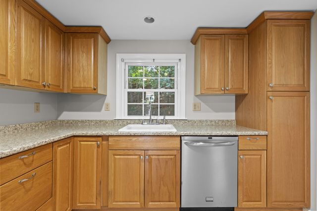 64 Alden St, Plymouth, MA 02360
