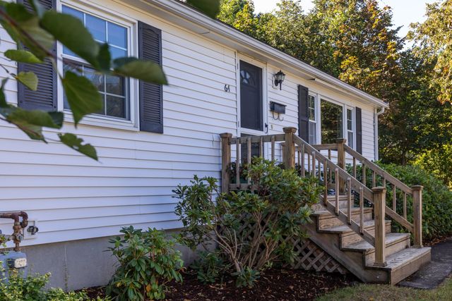 64 Alden St, Plymouth, MA 02360
