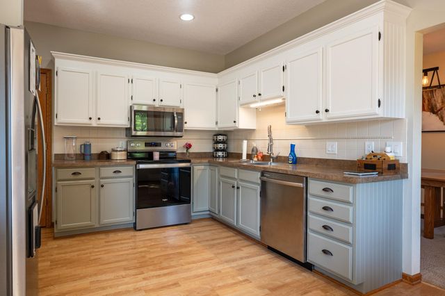 12640 Edinborough Circle, Apple Valley, MN 55124