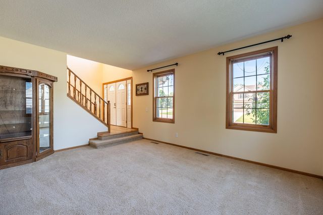 12640 Edinborough Circle, Apple Valley, MN 55124