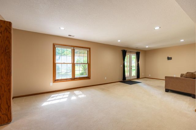 12640 Edinborough Circle, Apple Valley, MN 55124